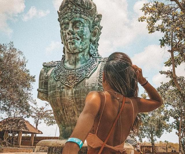 8 Places to go to Uluwatu