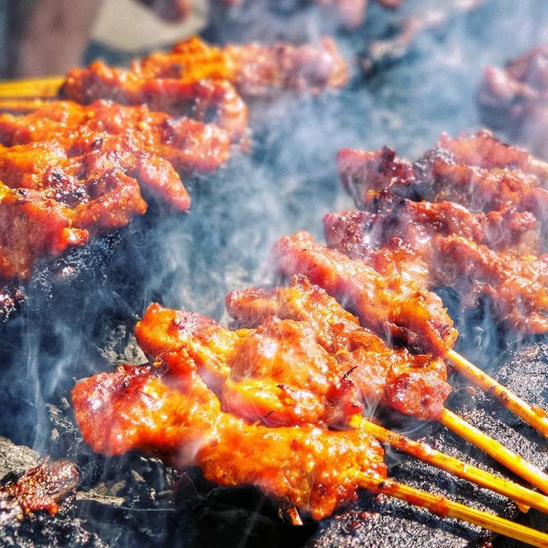 Sate Babi Bawah Pohon