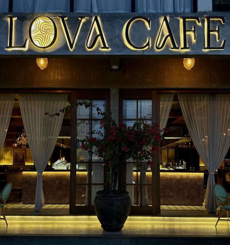 Lova Cafe