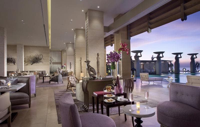 The Lounge at The Mulia