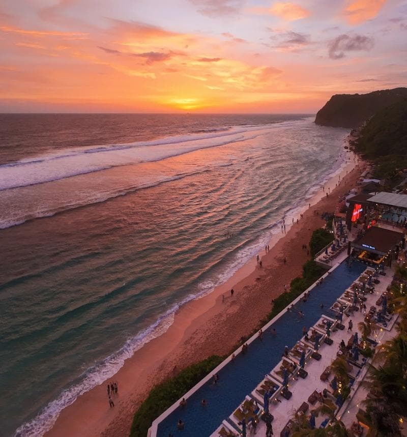 Easter Sunset Party at White Rock Beach Club, Bali