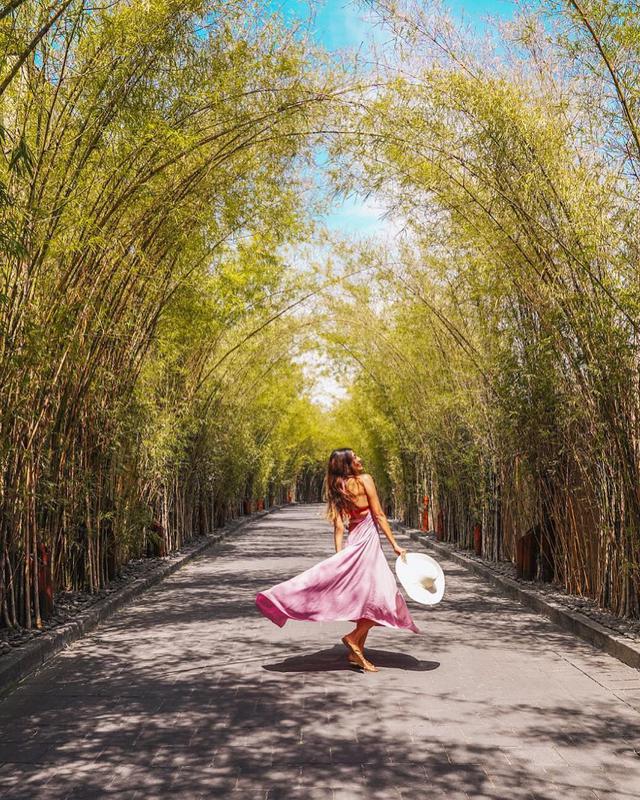 Forest Entrance of W Bali Seminyak - Photo by @samishome
