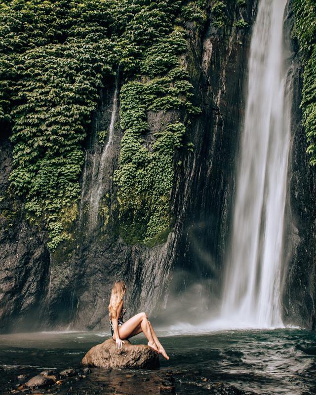 Munduk Waterfall - Photo by @beckyvandijk
