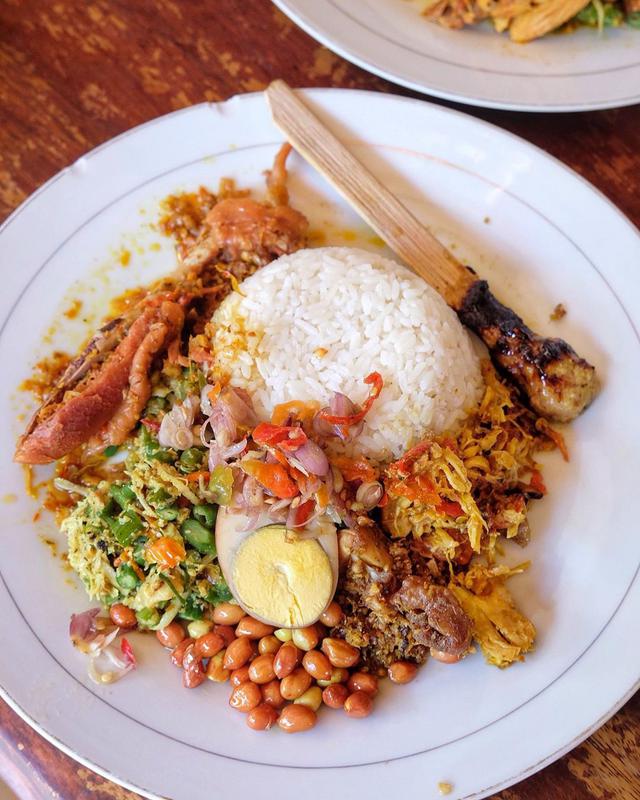 Warung Nasi Ayam Bu Oki - Photo by @kulinerkoko