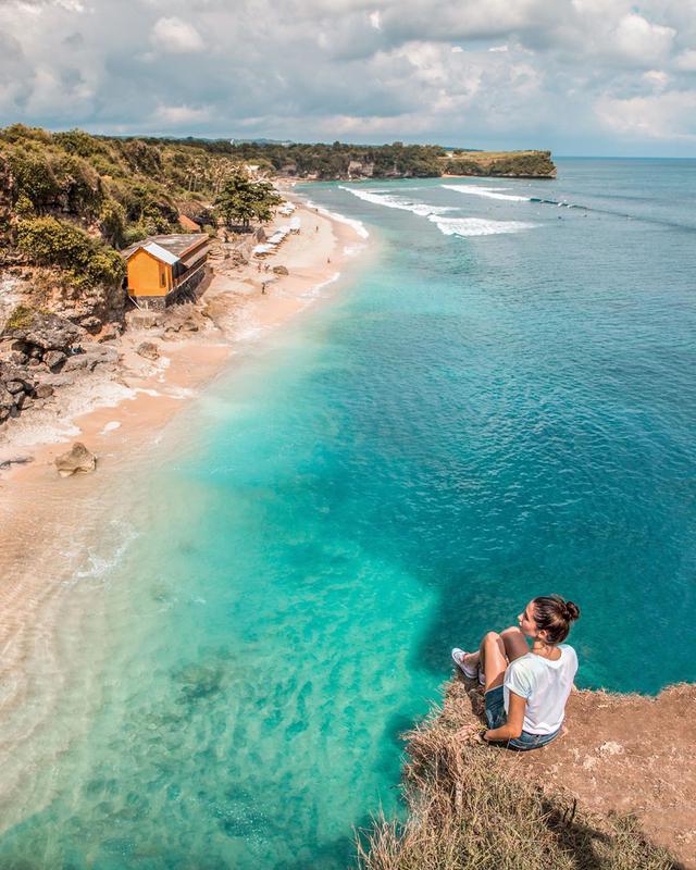 Balangan Beach - Photo by @david_maman