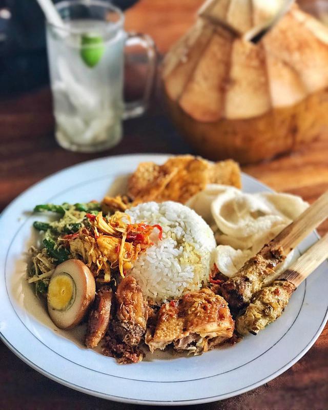 Nasi Ayam Bu Oki - Photo by @md206