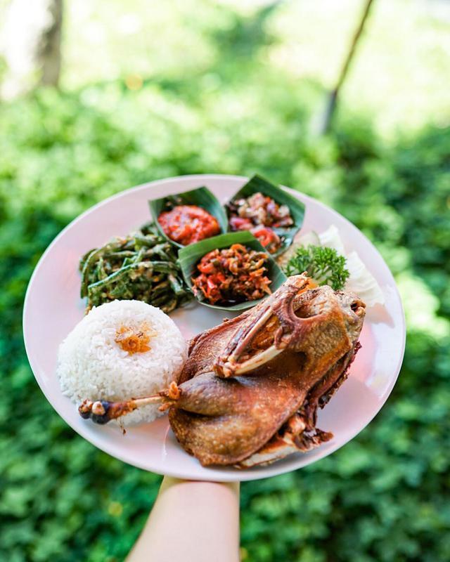 Bebek Tepi Sawah - Photo by @bebektepisawah