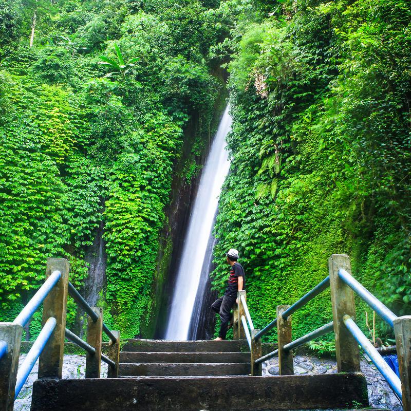 Munduk Waterfall - Photo by @mdbakta_kardana_