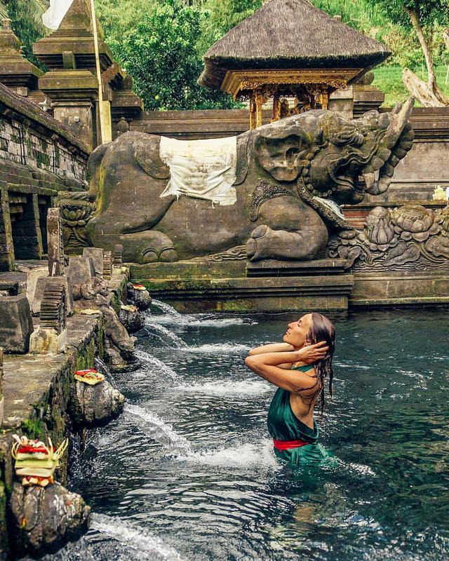 Tirta Empul Temple - Photo by @world_traveller_forever