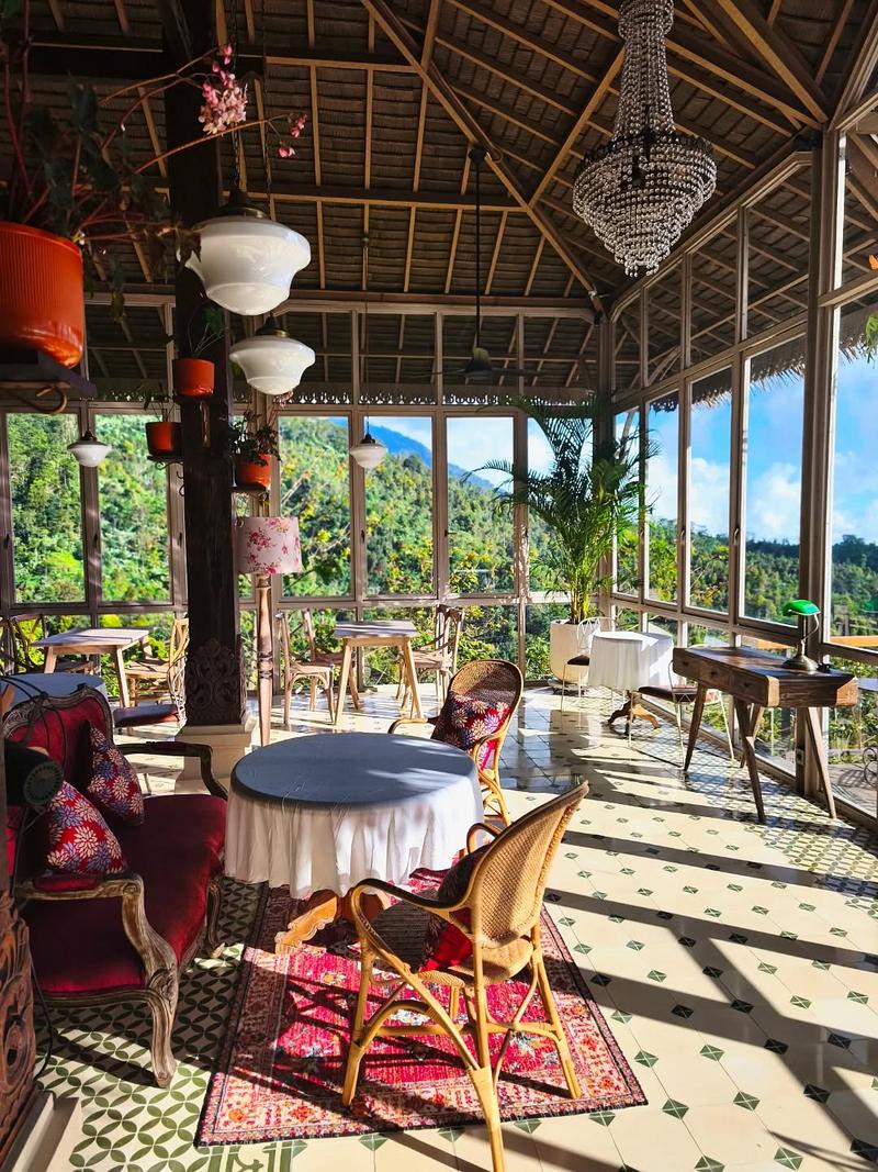 The Little Hill Terrace - Photo by @thelittlehillterrace