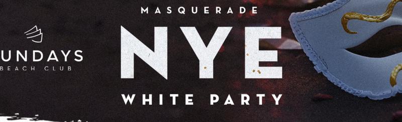 White NYE Party at Sundays Beach Club - Photo by @sundaysbeachclub