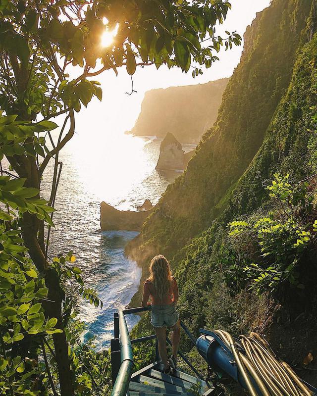 Peguyangan Waterfall - Photo by @tonardell