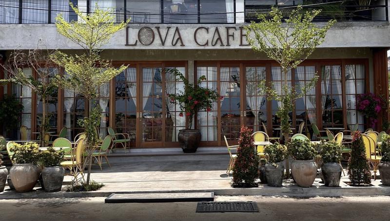 Lova Cafe